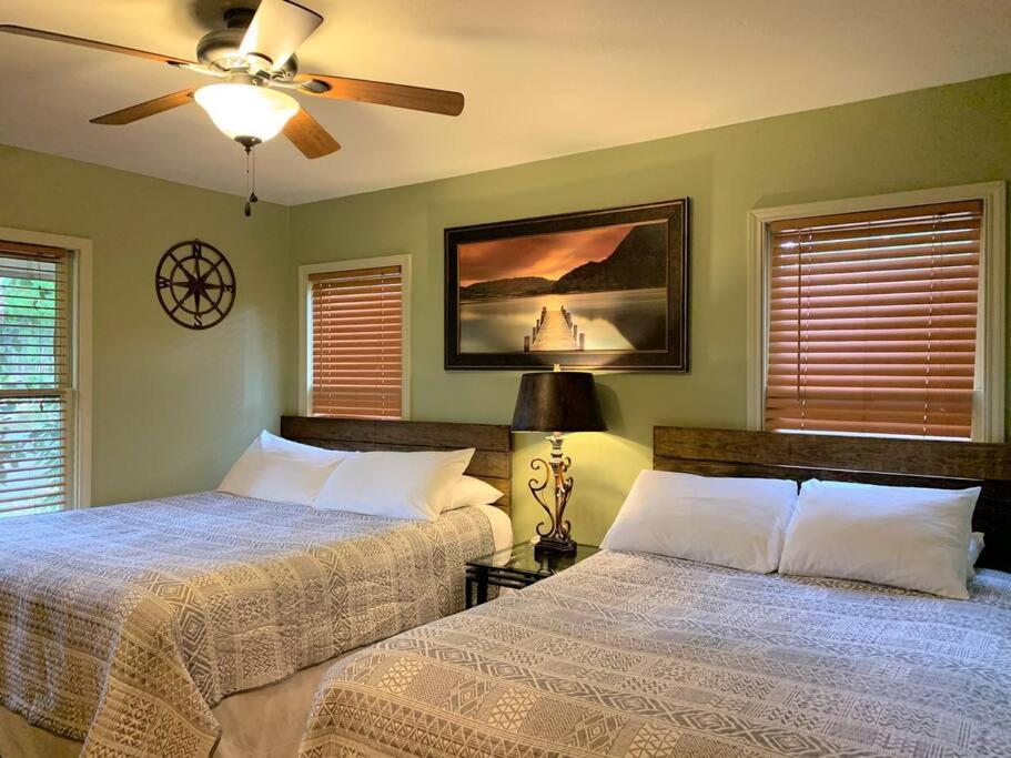 The River Haven - Sleeps 32 - On Guadalupe River シギーン エクステリア 写真