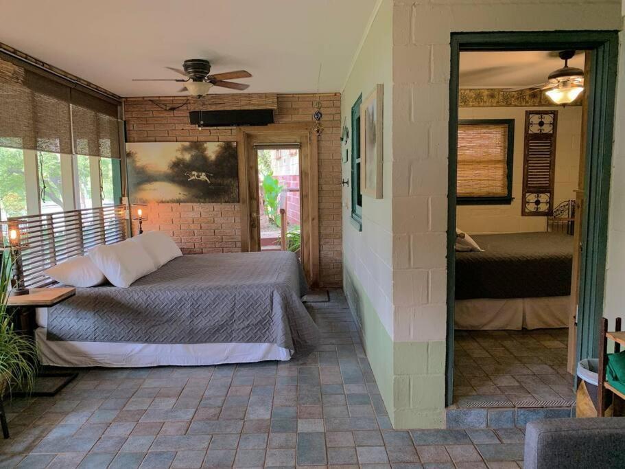 The River Haven - Sleeps 32 - On Guadalupe River シギーン エクステリア 写真