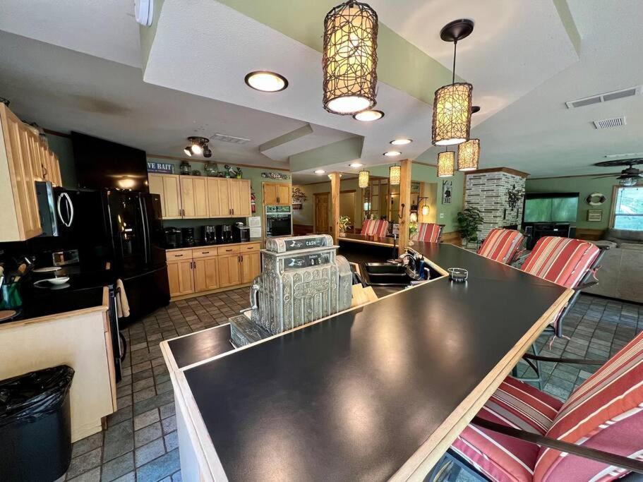 The River Haven - Sleeps 32 - On Guadalupe River シギーン エクステリア 写真