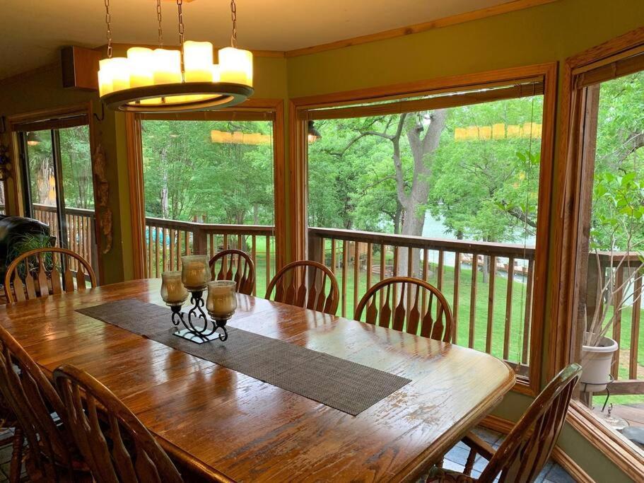 The River Haven - Sleeps 32 - On Guadalupe River シギーン エクステリア 写真
