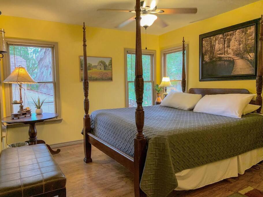 The River Haven - Sleeps 32 - On Guadalupe River シギーン エクステリア 写真