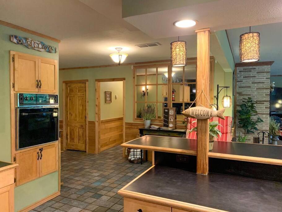 The River Haven - Sleeps 32 - On Guadalupe River シギーン エクステリア 写真
