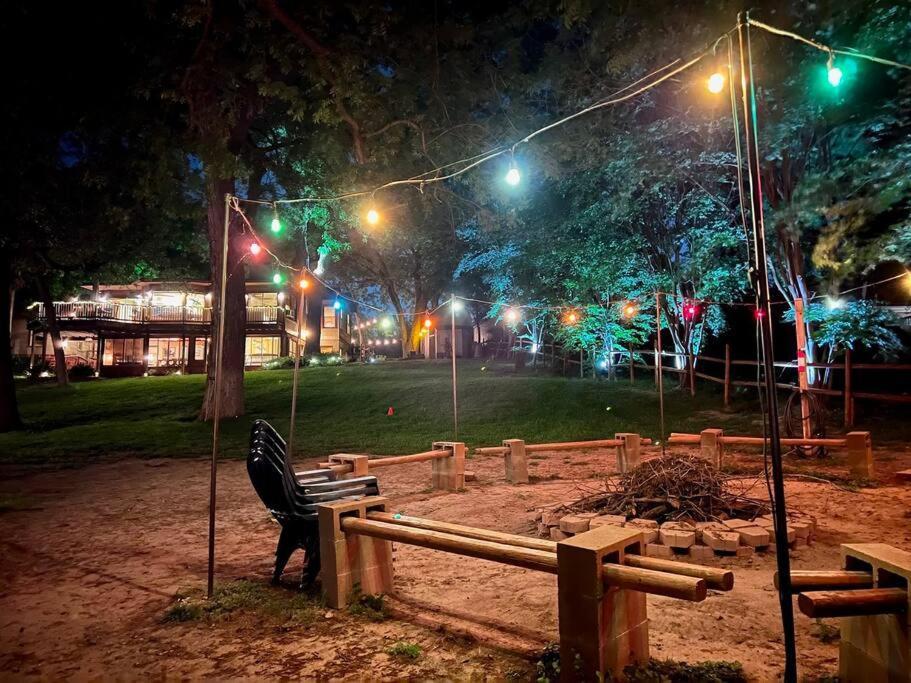 The River Haven - Sleeps 32 - On Guadalupe River シギーン エクステリア 写真